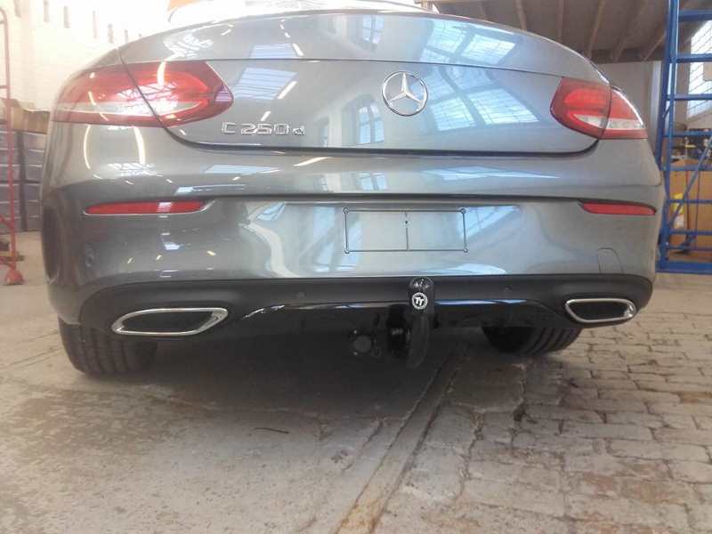 Mercedes C250d with a towbar